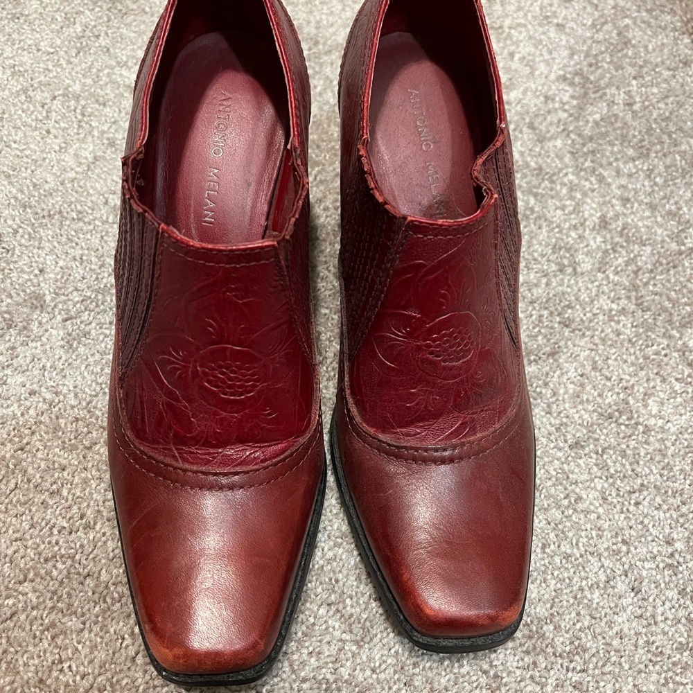 Antonio Melani Red leather shoes size 8.5